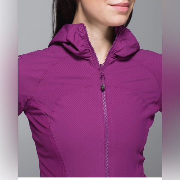 Lululemon In Flux Jacket Regal Plum Size 4 Lightweight Hooded Reversible W4G23S - Picture 4 of 16